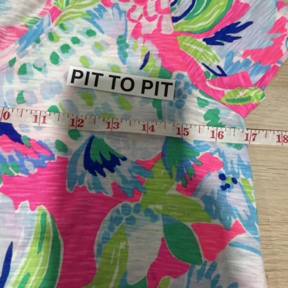 Lilly Pulitzer Size XS Tropical Etta V Neck‎ Short Sleeve Bright Colorful Tee - Picture 6 of 7